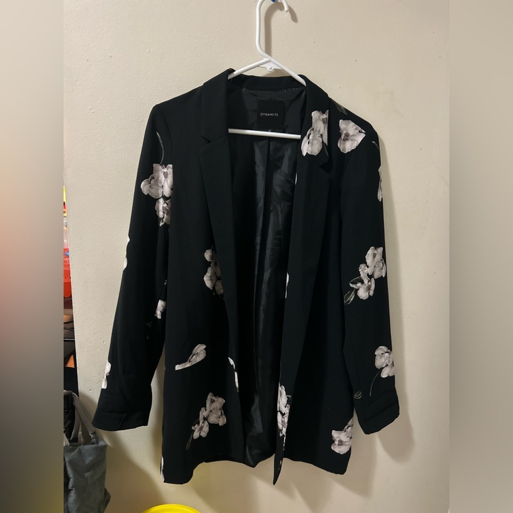 DYNAMITE, SIZE MEDIUM